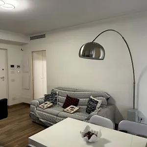 verificați disponibilitatea
