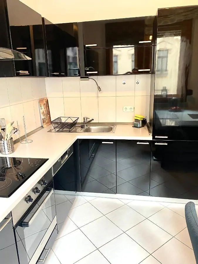Budapest Heart By Gozsdu Apartment